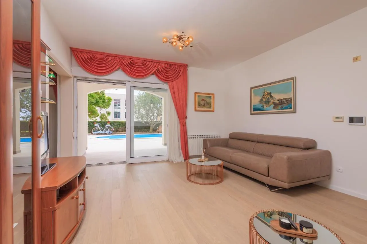 Villa Sviba 0*, Split